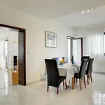 Сasa de vacaciones House With A Parking Space Premantura, Medulin - 22760 *