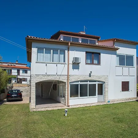 House With A Parking Space Premantura, Medulin - 22760 * 普拉