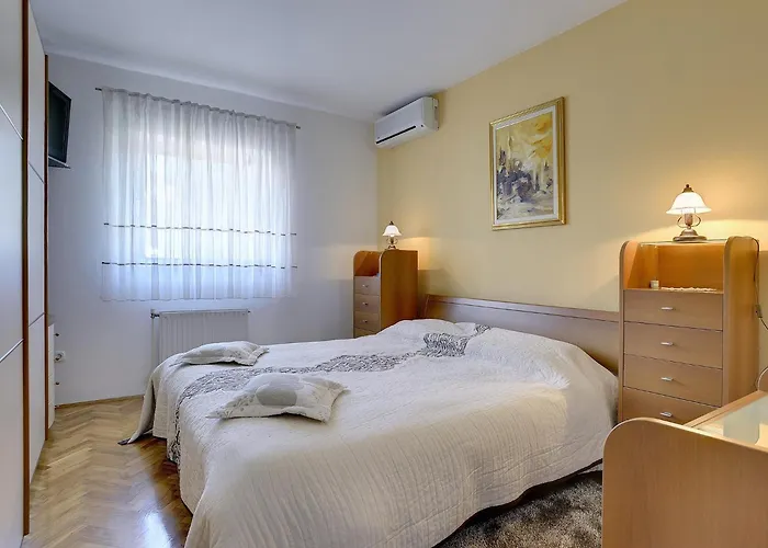 House With A Parking Space Premantura, Medulin - 22760 Prázdninový dům *